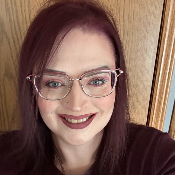 Meet your Posher, Laura - Picture 4 of 5